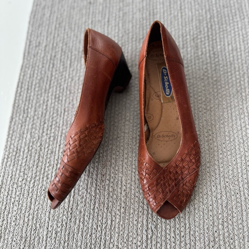 Vintage Dr. Scholls Cognac Brown Woven Leather Peep Toe Kitten Heels Dress Shoes - Picture 2 of 10